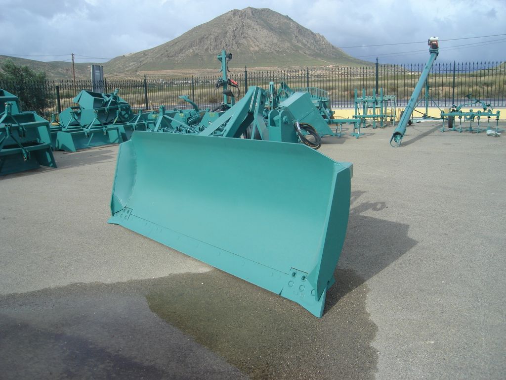   BULLDOCER FRONTAL